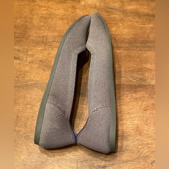 💥Rothy’s Cloud Gray Birdseye Point Flat Shoes💥 - Picture 6 of 12